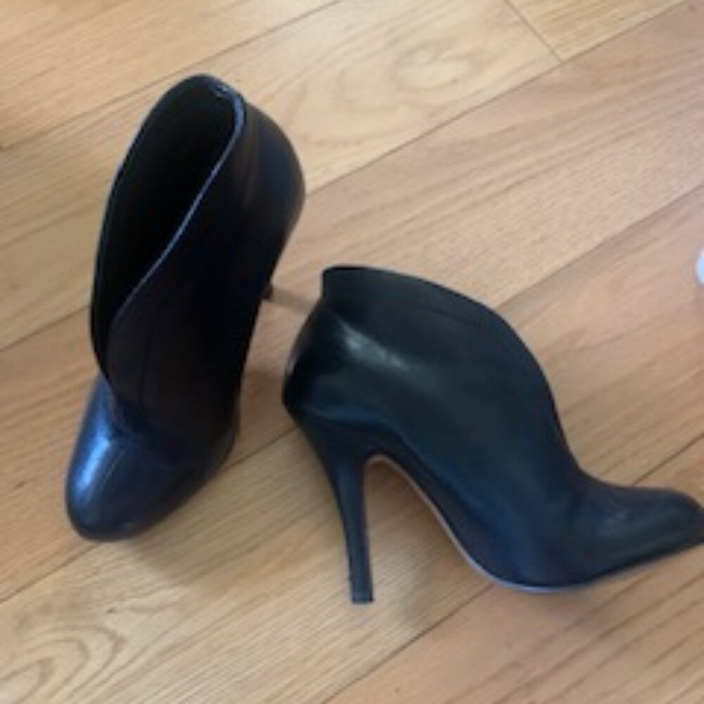 Black ALDO Heeled Ankle Boots – Size 6